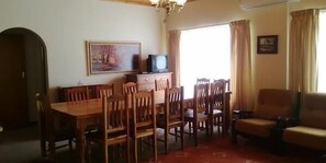 Familie huis | Dineren op de kamer