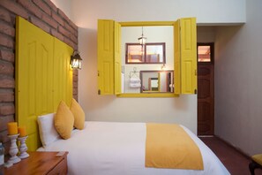 Chambre Élite, 2 grands lits, vue cour intérieure | Draps en coton égyptien, literie de qualité supérieure