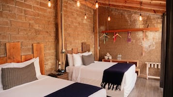Habitación doble estándar | Ropa de cama de alta calidad y decoración personalizada