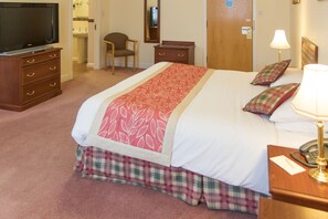 Superior Room | Iron/ironing board, free WiFi, bed sheets