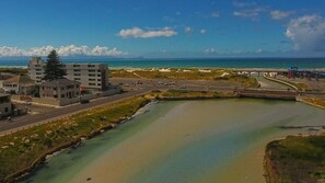 Beach nearby, white sand - The Muize (Cape Town)