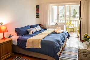 8 bedrooms, premium bedding, individually decorated - The Muize (Cape Town)