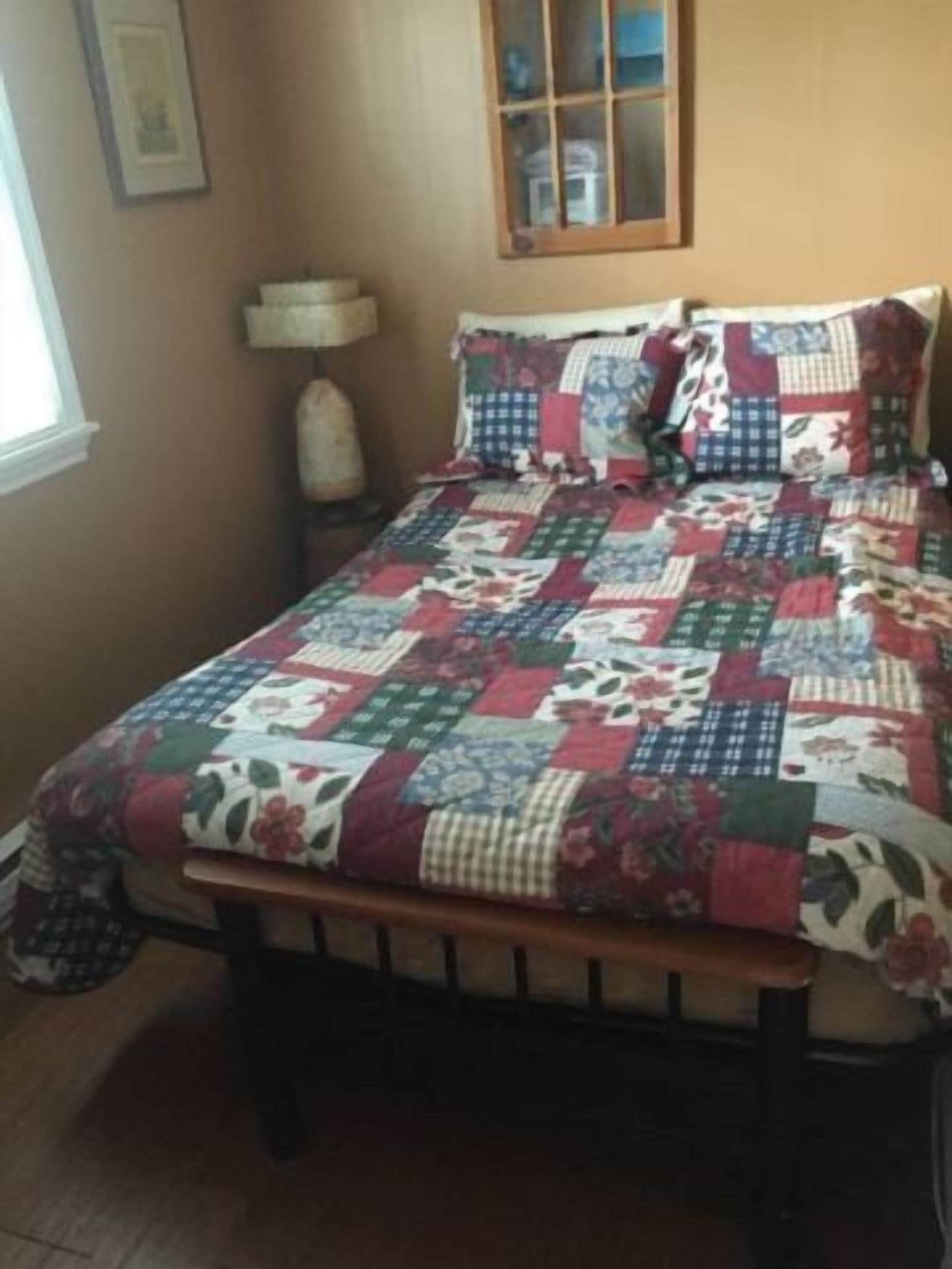 Cottage, 2 Bedrooms, Hot Tub (RV on-site with additional beds) | 2 bedrooms, iron/ironing board, free WiFi