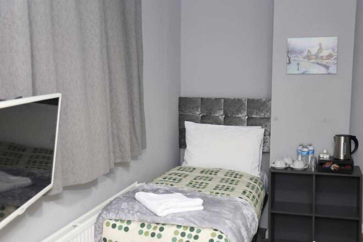 Pillowtop beds, soundproofing, WiFi (free), bed sheets