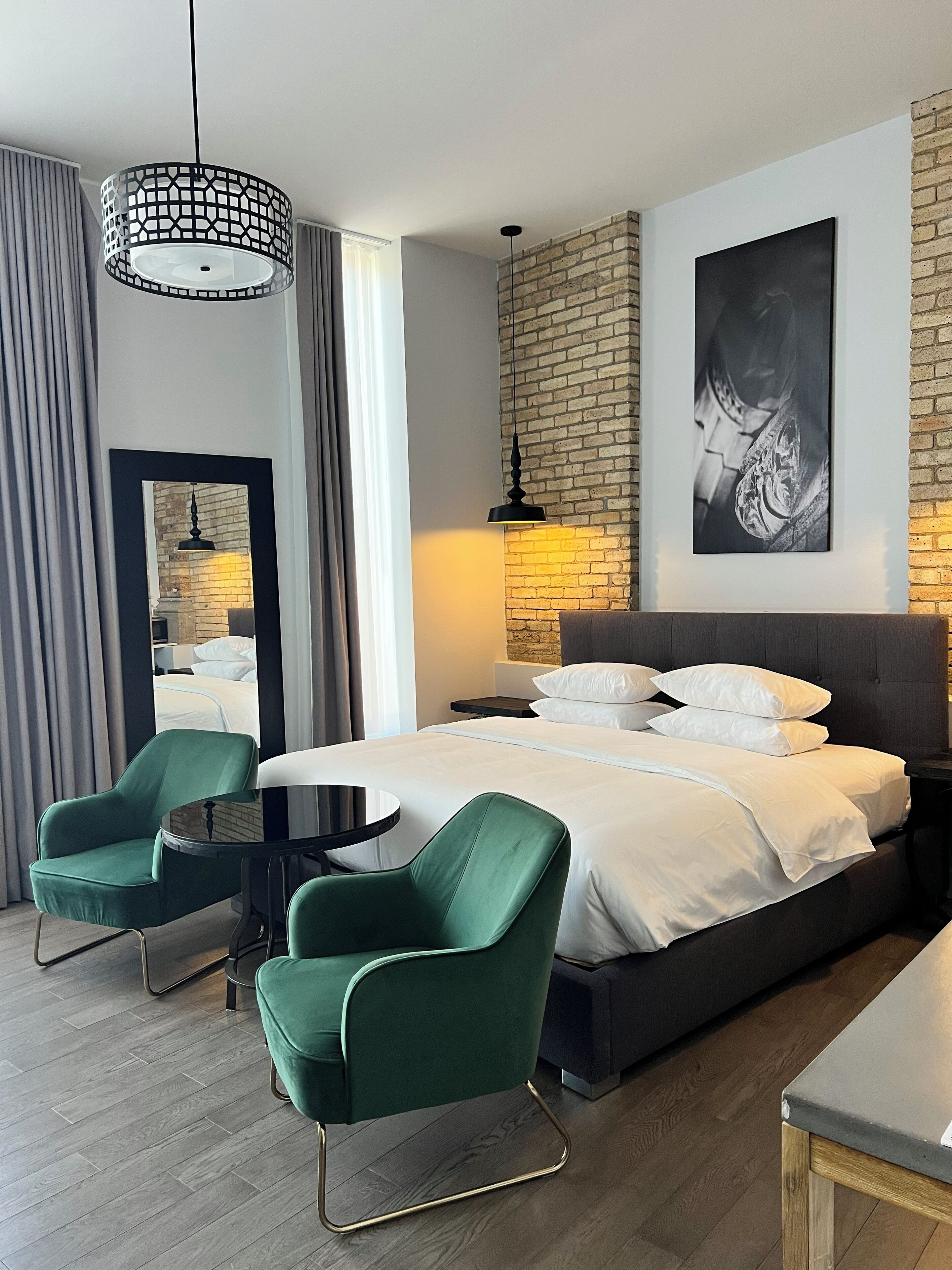 Deluxe Room | Hypo-allergenic bedding, in-room safe, soundproofing, iron/ironing board