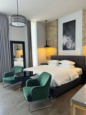 豪華客房 | 低過敏寢具、客房內保險箱、隔音、熨斗/熨衣板