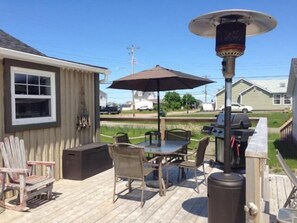 村舍, 2 间卧室 (RV on-site with additional beds) | 露台