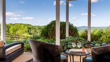 Shenandoah Suite | Terrace/patio