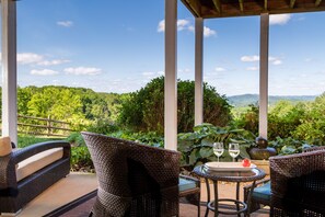 Shenandoah Suite | Terrace/patio