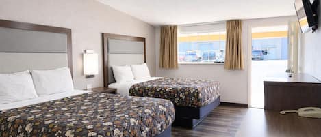 Standardzimmer, 2 Queen-Betten, Nichtraucher | Hochwertige Bettwaren, Schreibtisch, Zustellbetten, kostenloses WLAN