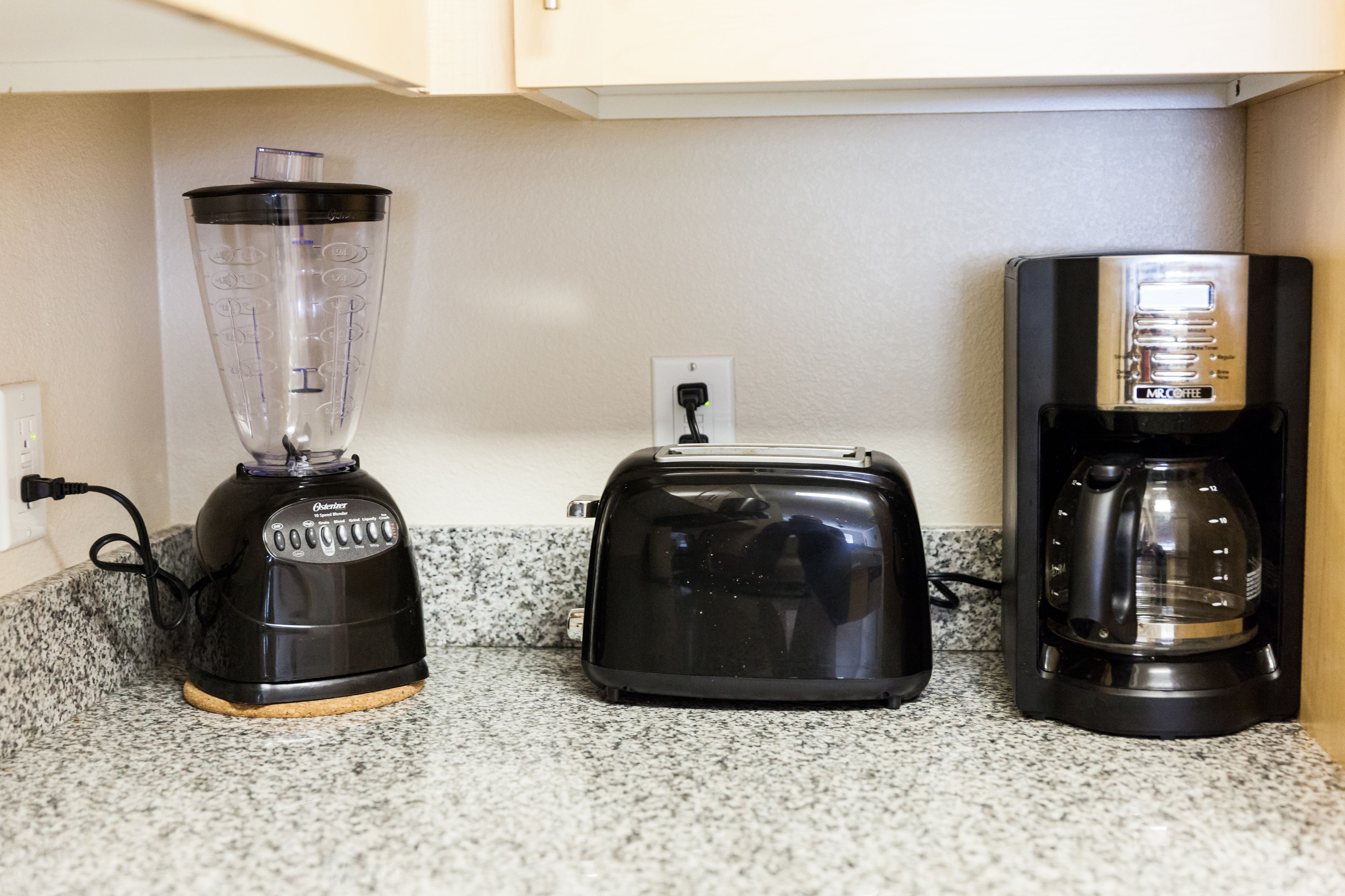 premium apartment, 2 bedrooms, accessible, city view | private kitchen | fridge, microwave, oven, stovetop