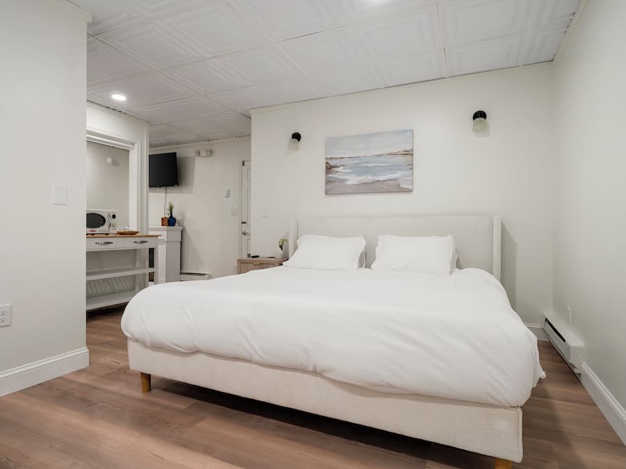 Driftwood Den | WiFi (free), bed sheets