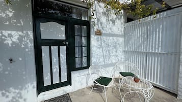Finch Room | Terrace/patio