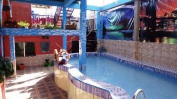 Piscine couverte, piscine extérieure