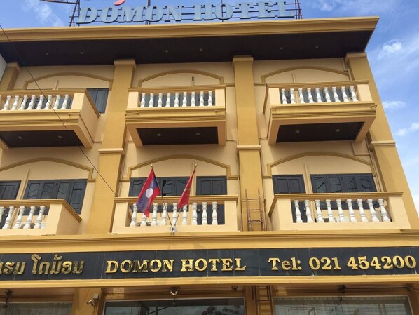 Property entrance - Domon Hotel (Vientiane)