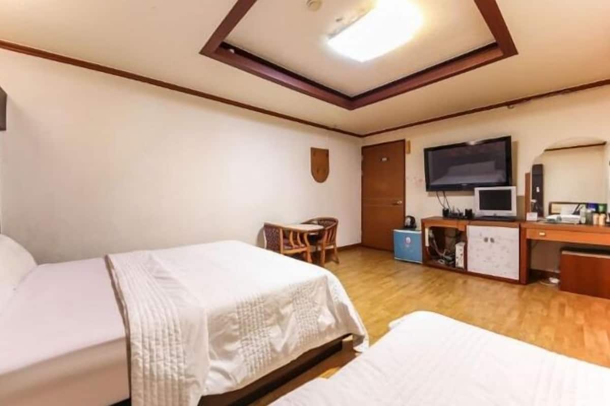 Deluxe-Zweibettzimmer | Schallisolierte Zimmer, kostenloses WLAN, Bettwäsche