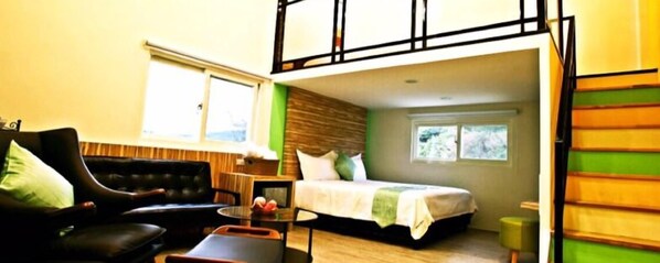 Soundproofing, cots/infant beds, rollaway beds, free WiFi - Tiffany Homestay (Hengchun)