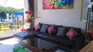 Sjálfsafgreiðslustöð fyrir innritun/brottför