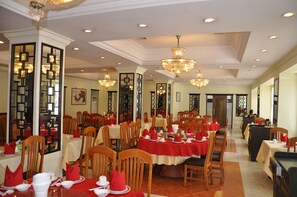 Aperto a colazione, pranzo e cena, cucina giapponese 