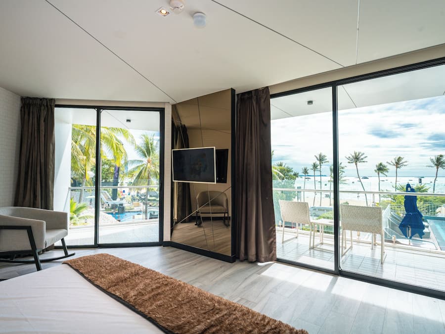 Quarto luxo, 1 cama King, vista para o mar, no canto | Vista da sacada