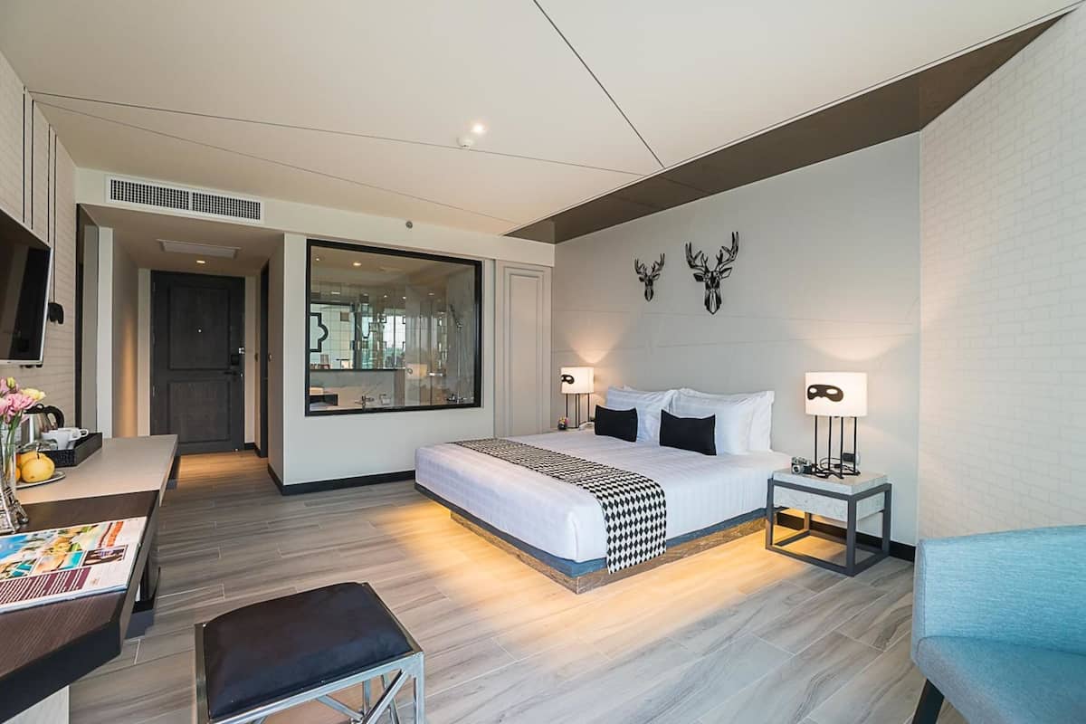 2 chambres, minibar, coffres-forts dans les chambres, bureau