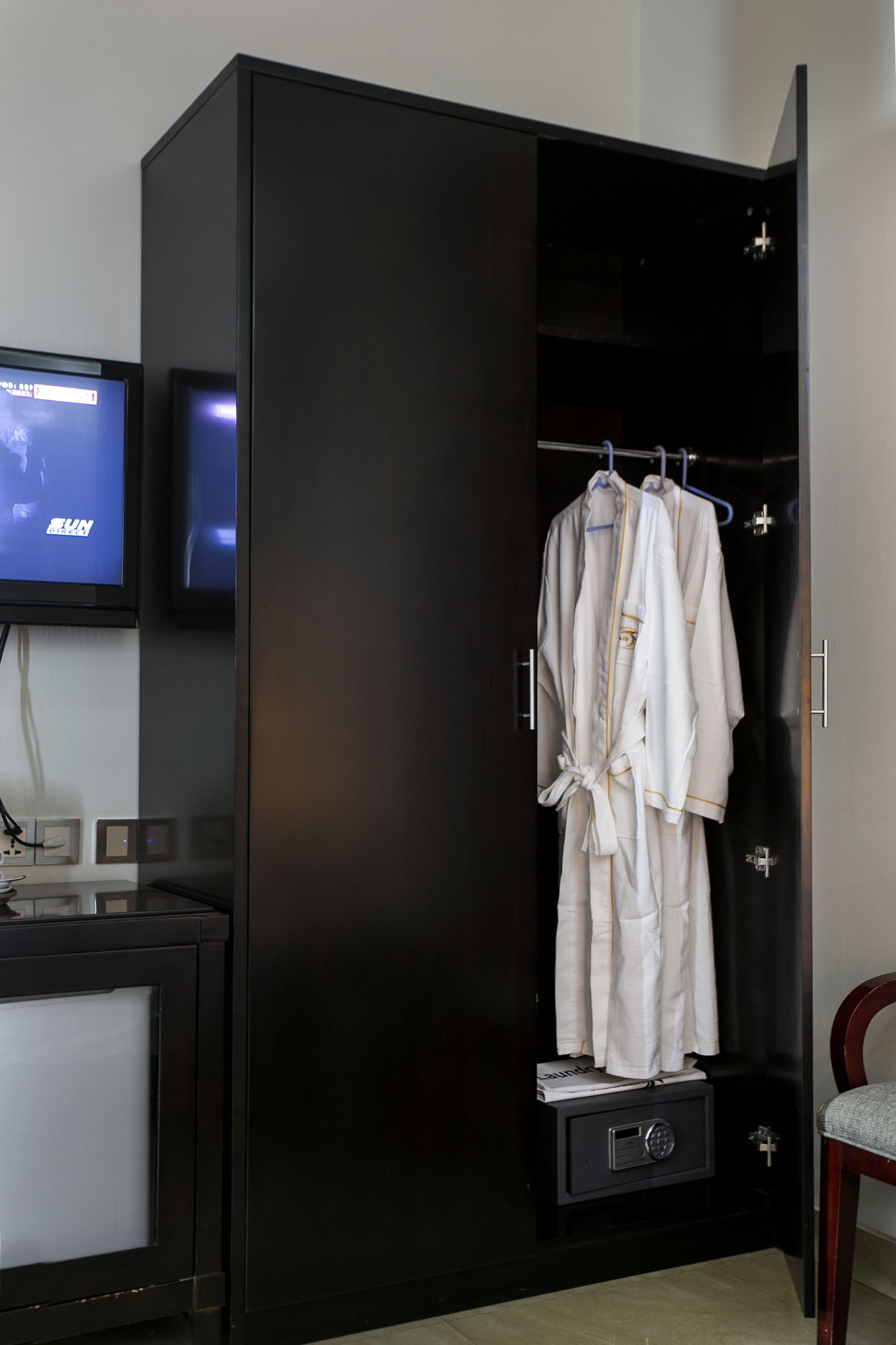 Photo - FARS Hotel & Resorts - BAR-Buffet-Pool-SPA