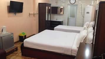 Minibar, desk, free WiFi