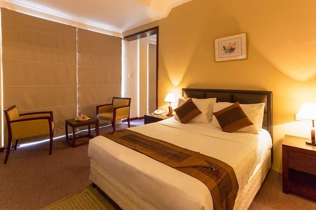 Suite | Minibar, Zimmersafe, Schreibtisch, Zustellbetten