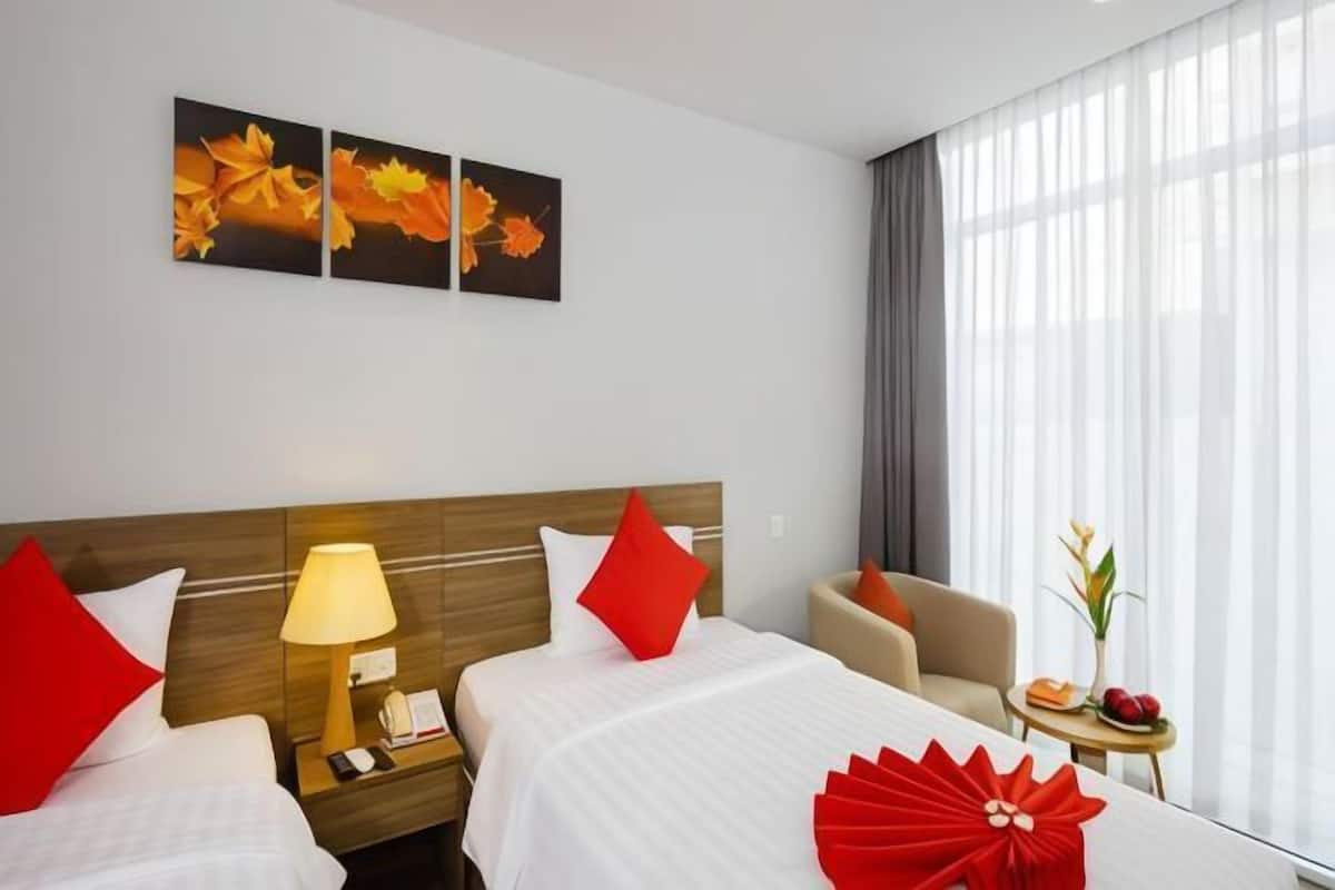 Minibar, in-room safe, desk, blackout curtains