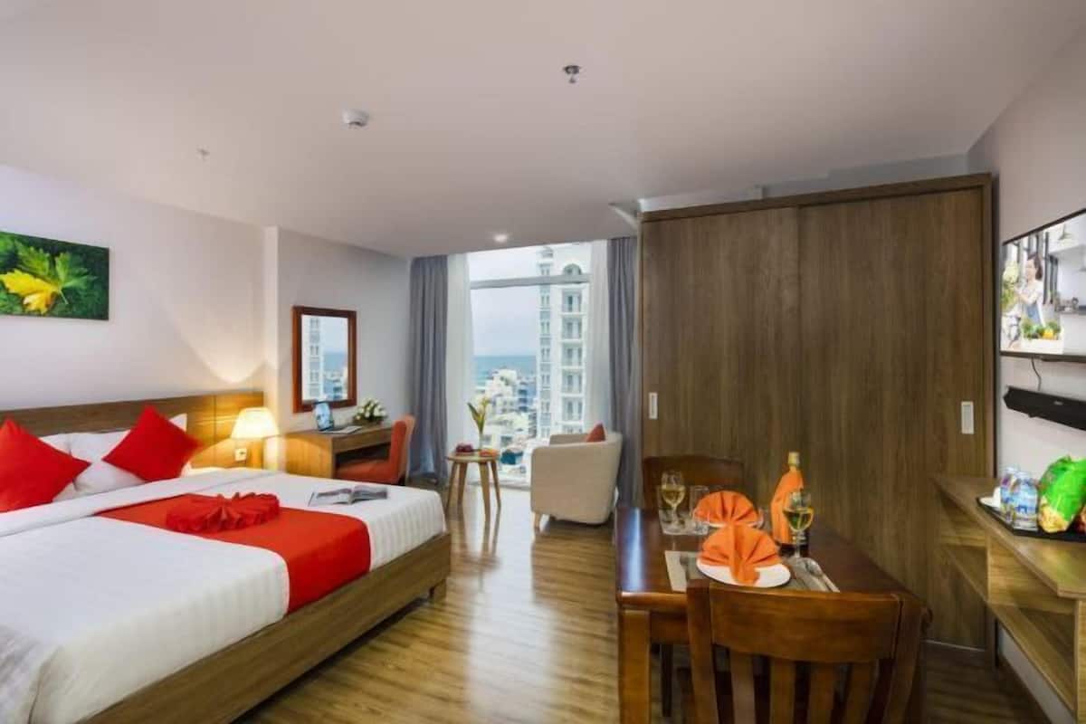 Minibar, in-room safe, desk, blackout curtains