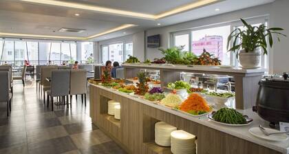 Maple Leaf Hotel & Apartment