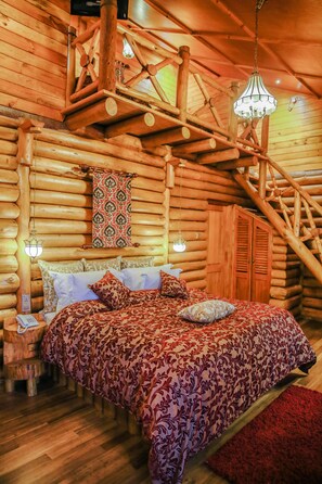 Suite | In-room safe, desk, soundproofing, iron/ironing board