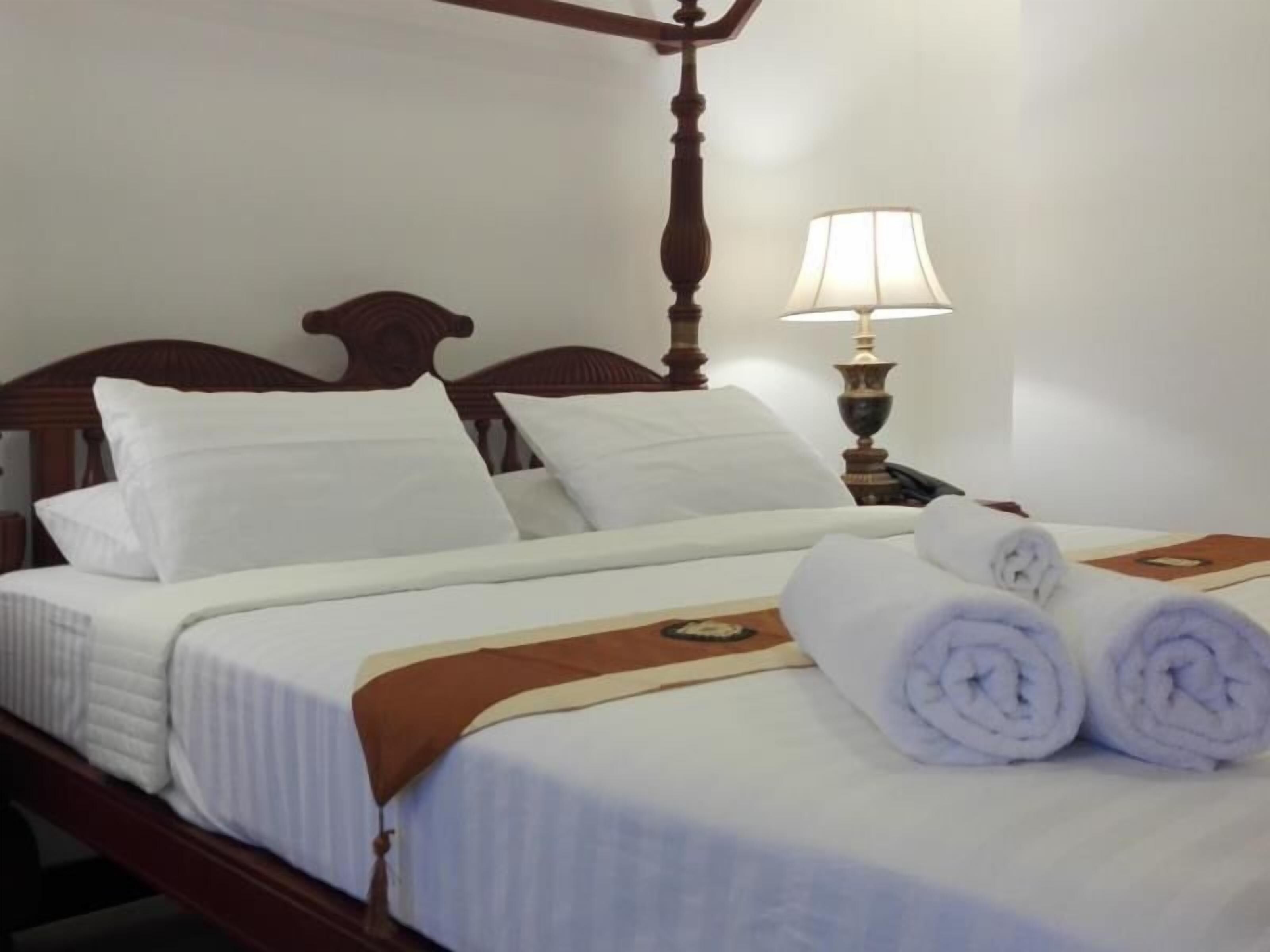 minibar, desk, rollaway beds, free wifi