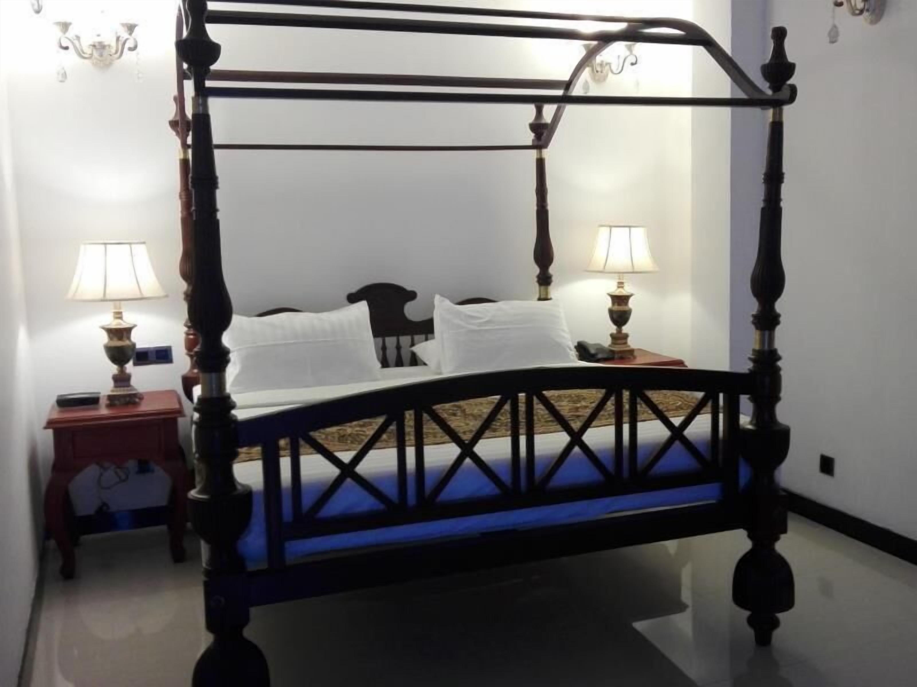 minibar, desk, rollaway beds, free wifi