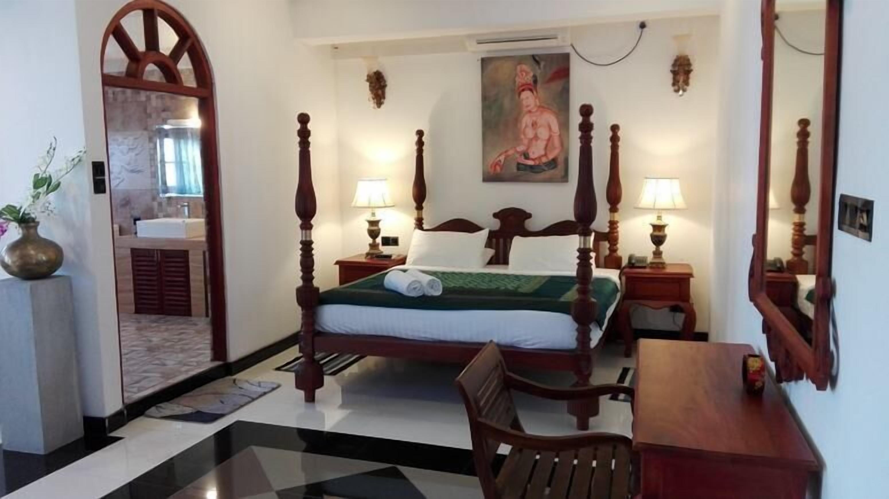 minibar, desk, rollaway beds, free wifi