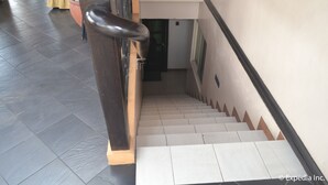 Staircase - Tagaytay Econo Hotel (Tagaytay)