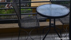 Suite (Taal View) | Balcony - Tagaytay Econo Hotel (Tagaytay)