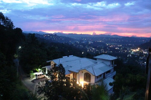 The Richmond House Grand