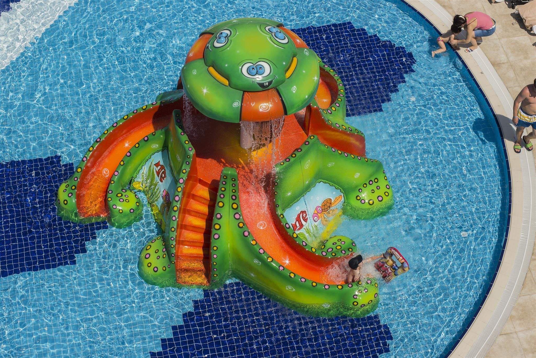 【極美品】Niveum ‎– Dream Pool Dream Pool by Jared Pike : r/LiminalSpace