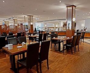 Daily buffet breakfast for a fee