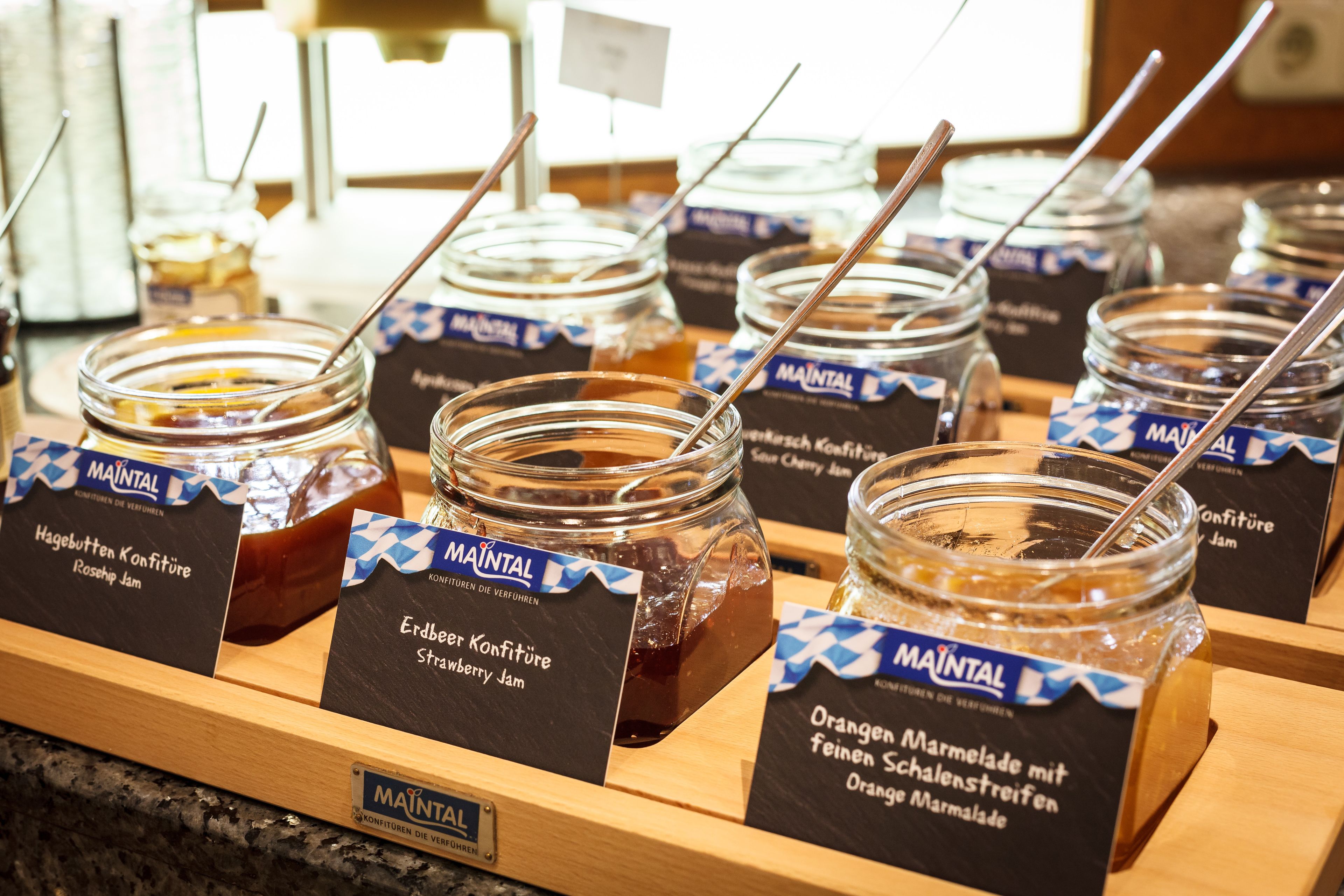 daily buffet breakfast for a fee