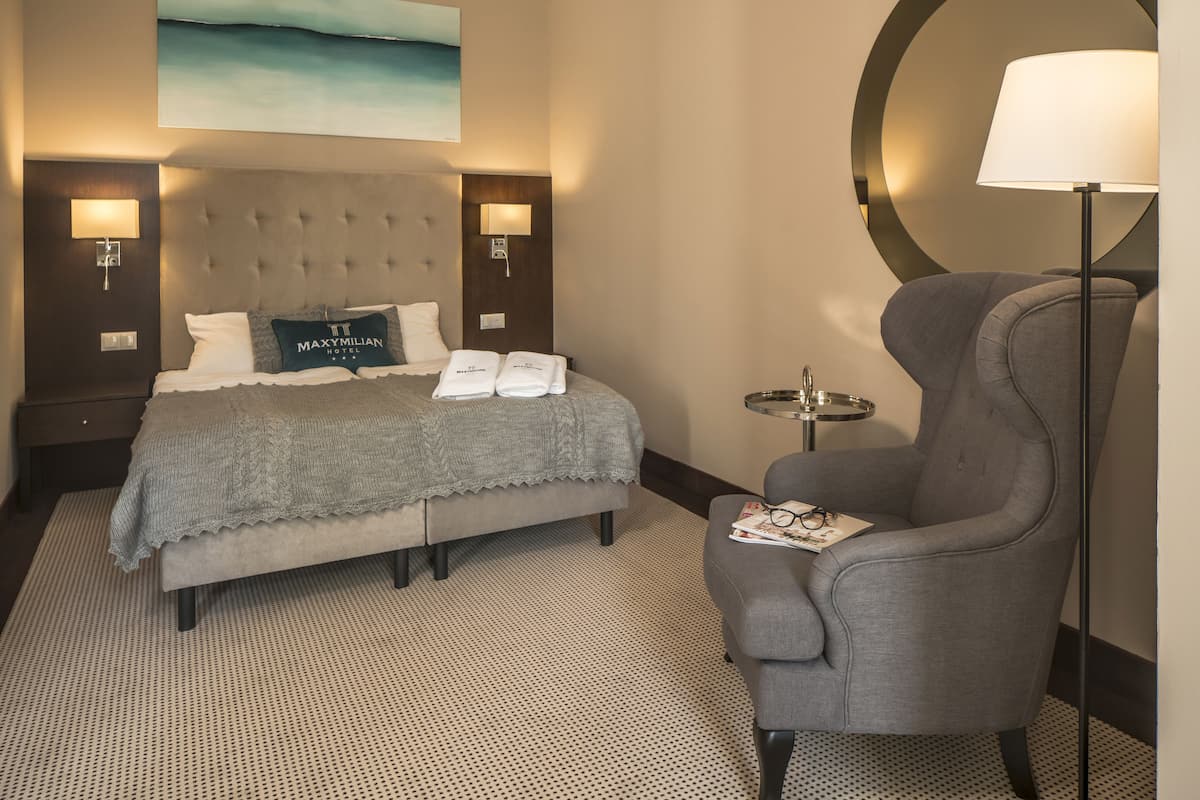 Suite | 1 bedroom, minibar, desk, iron/ironing board