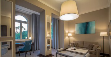 Apartamento tradicional | Frigobar, escrivaninha, ferros/tábuas de passar roupa, Wi-Fi de cortesia