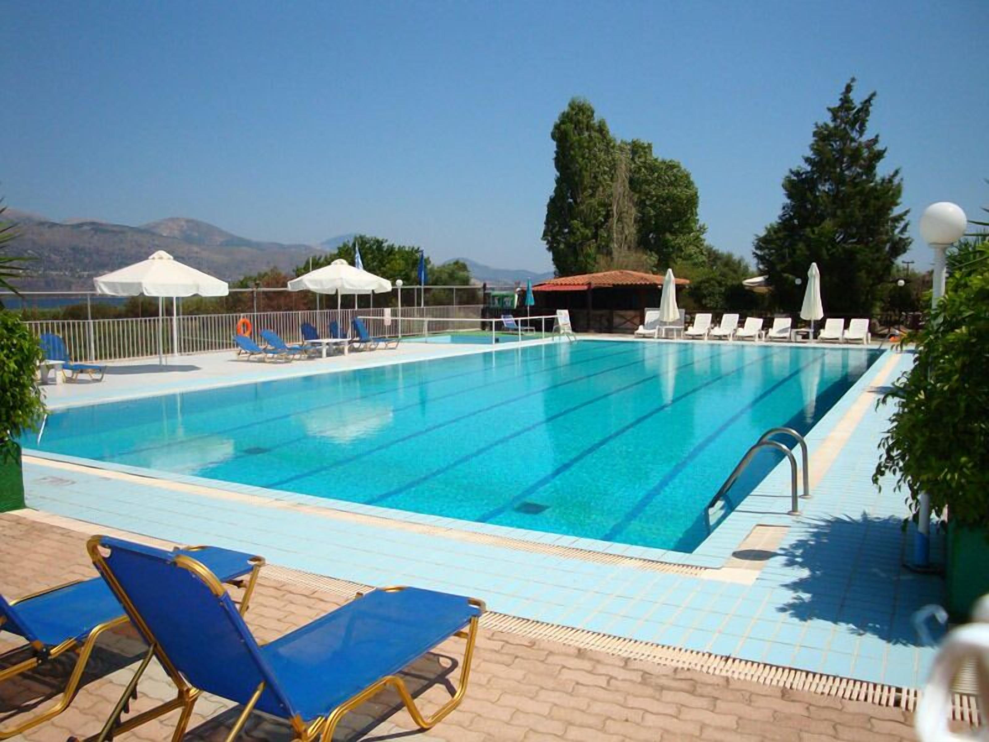 outdoor pool, pool loungers