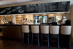 Bar (on property) - Hotel-Restaurant Thuis! (Dinteloord)