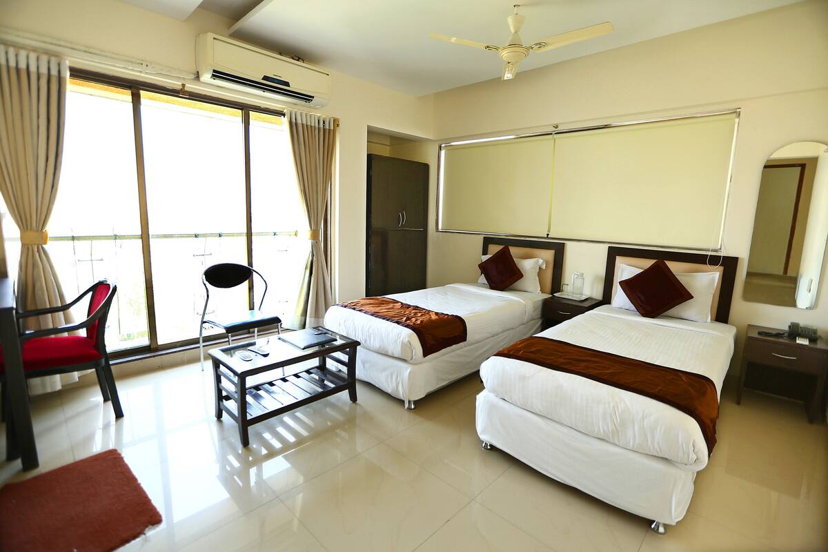 Studio Apartment | 1 bedroom, desk, iron/ironing board, free WiFi