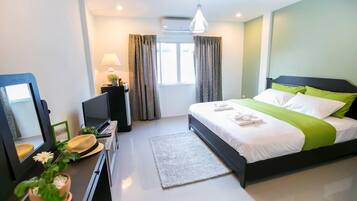 Double Room, Ensuite | In-room safe, desk, WiFi (free), bed sheets