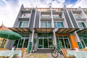 Front of property - White Monkey Guesthouse (Phetchaburi)