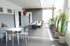 Interior - White Monkey Guesthouse (Phetchaburi)
