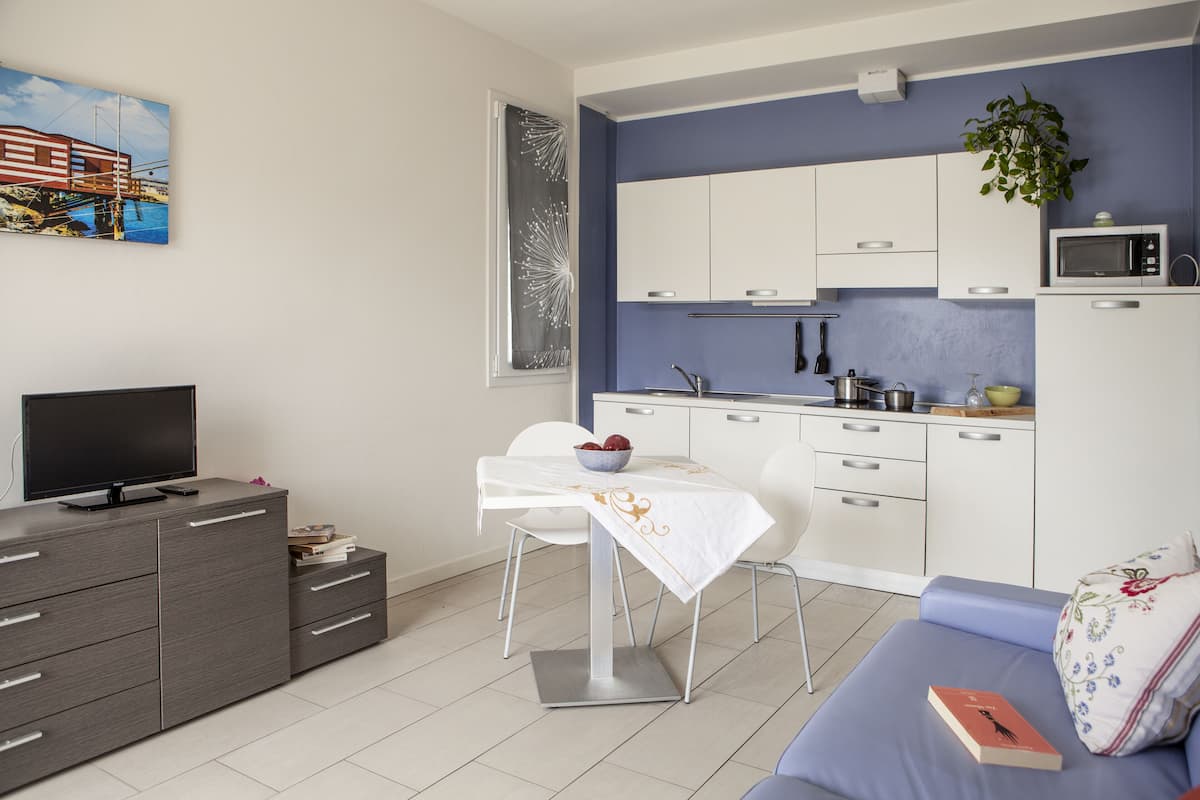 Economy studio, balkon | 1 slaapkamer, luxe beddengoed, een kluis op de kamer, geluiddichte muren
